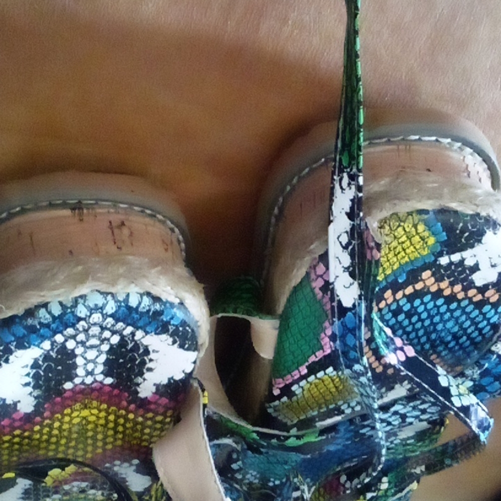 Sandals - Picture 3 of 4